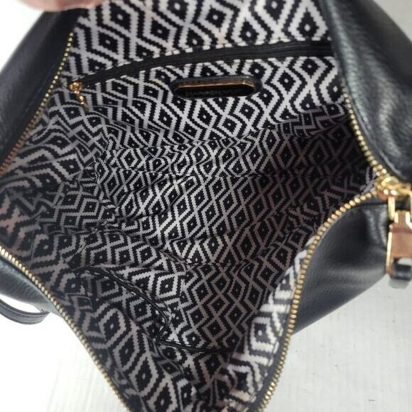 Madison West Oversize Travel Toiletry Black Bag - Picture 5 of 6